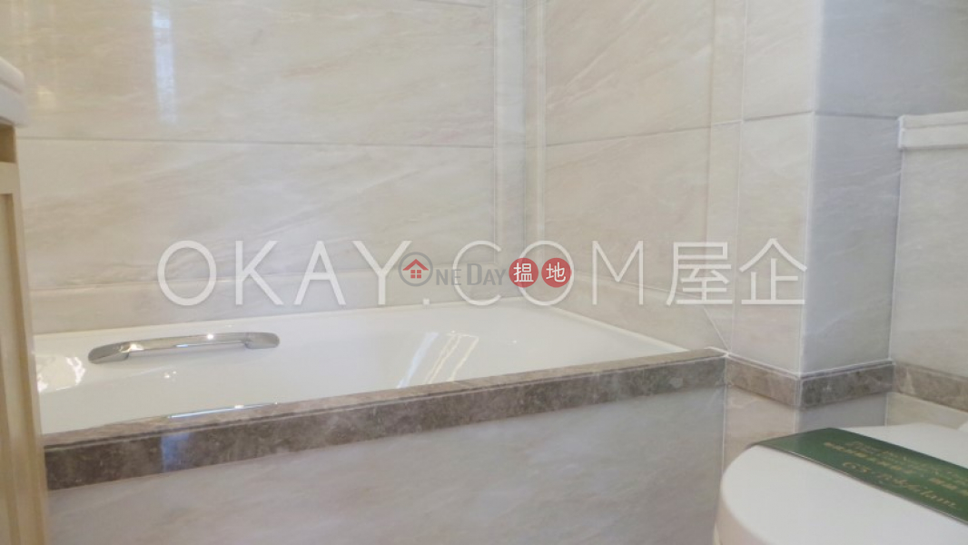 HK$ 26,500/ month Emerald House (Block 2) | Western District Lovely 3 bedroom with balcony | Rental