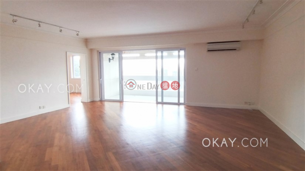 Efficient 4 bedroom with balcony & parking Rental Piccadilly