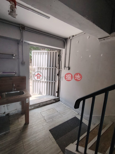 Silver Centre Building Ground Floor Retail, Rental Listings | HK$ 20,000/ month