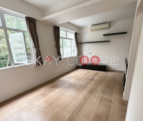 Stylish 2 bedroom in Tai Hang | For Sale, Gold King Mansion 高景大廈 | Wan Chai District (OKAY-S130441)_0