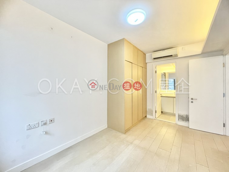 HK$ 43,000/ month | Po Wah Court Wan Chai District Lovely 3 bedroom with balcony | Rental