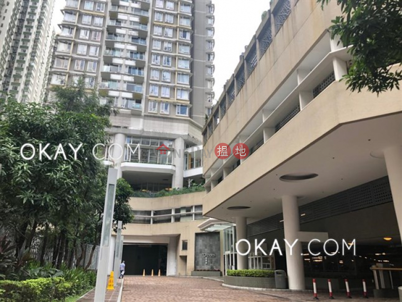 HK$ 39,000/ month The Orchards Block 2, Eastern District | Tasteful 3 bed on high floor with sea views & balcony | Rental