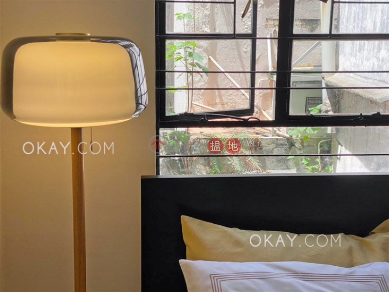 Tasteful 1 bedroom in Sheung Wan | Rental | 8-12 Upper Lascar Row 摩羅上街8-12號 Rental Listings
