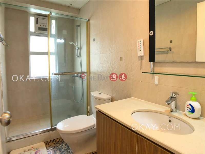 HK$ 2,500萬-銀星閣灣仔區3房2廁,實用率高,連車位,露台《銀星閣出售單位》