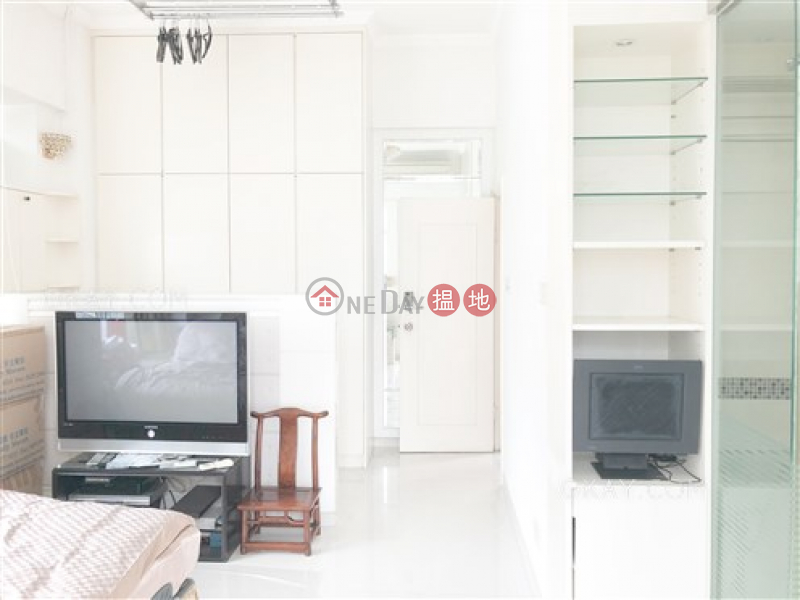 Property Search Hong Kong | OneDay | Residential, Sales Listings Luxurious 2 bed on high floor with rooftop & terrace | For Sale