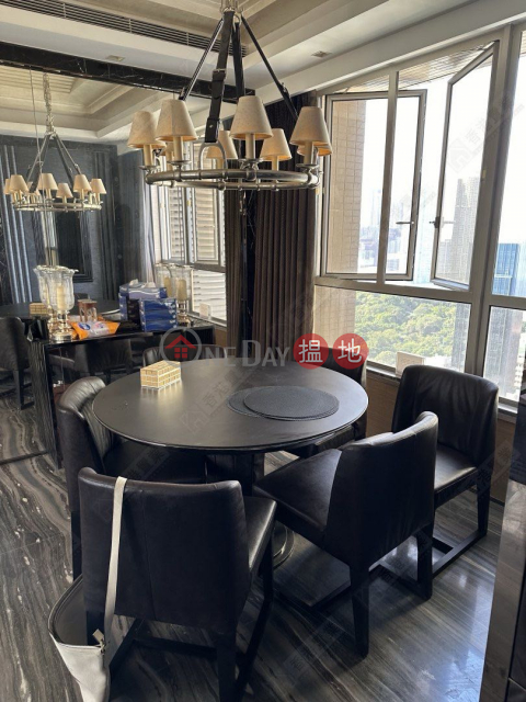 Three bedrooms and one apartment in Harbour Pinnacle | Harbour Pinnacle 凱譽 _0