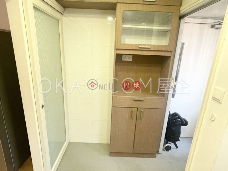 Nicely kept 3 bedroom in Mid-levels West | For Sale | Roc Ye Court 樂怡閣 Sales Listings