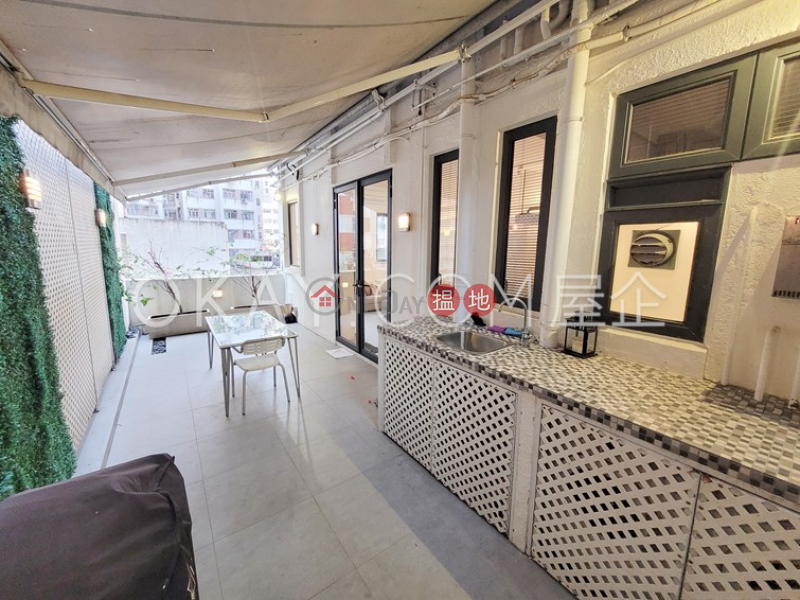 HK$ 27,000/ month | Luen Fat Apartments | Western District Cozy with terrace in Western District | Rental