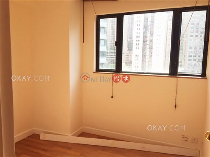 HK$ 46,000/ month, Bellevue Place Central District | Stylish 2 bed on high floor with sea views & rooftop | Rental