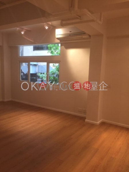 HK$ 65,000/ month, GLENEALY TOWER | Central District | Beautiful 3 bedroom in Central | Rental