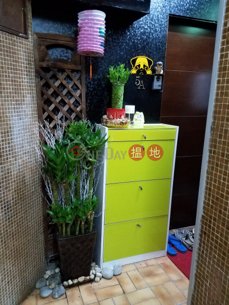 Saiwanho Building Low | A Unit Residential, Sales Listings HK$ 6.5M