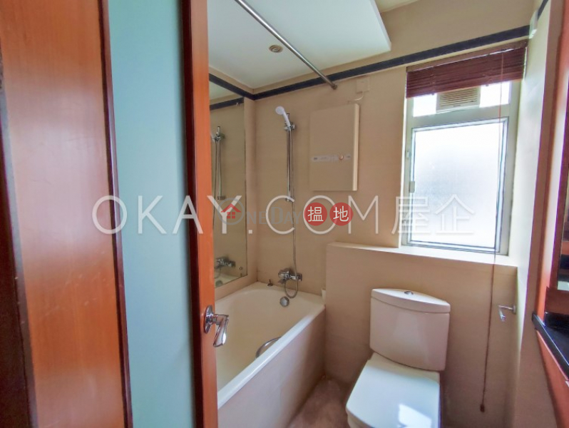 Rare 3 bedroom on high floor with parking | Rental | Gallant Place 嘉逸居 Rental Listings