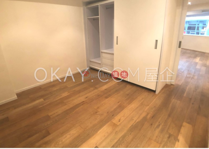 Stylish 1 bedroom on high floor | Rental, Kai Fat Building 啟發大廈 Rental Listings | Western District (OKAY-R267556)