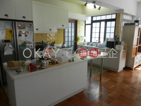 Efficient 3 bed on high floor with rooftop & parking | Rental | 40 Conduit Road 干德道40號 _0