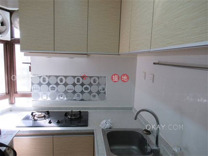 HK$ 27,000/ month, Corona Tower Central District | Elegant 3 bedroom in Mid-levels West | Rental