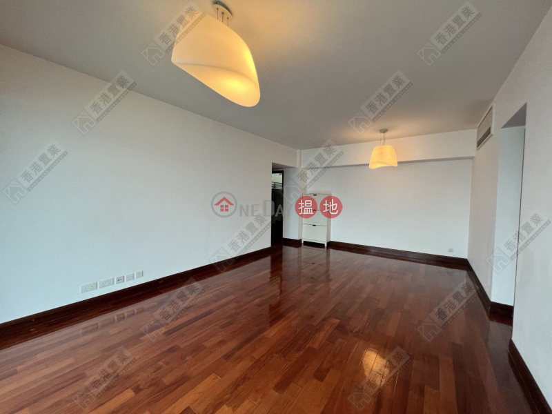 Three bedrooms and one apartment in The Harbourside | The Harbourside Tower 3 君臨天下3座 Sales Listings