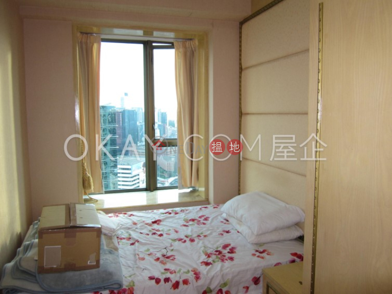 Gorgeous 3 bedroom on high floor with harbour views | Rental | Royal Peninsula Block 1 半島豪庭1座 Rental Listings