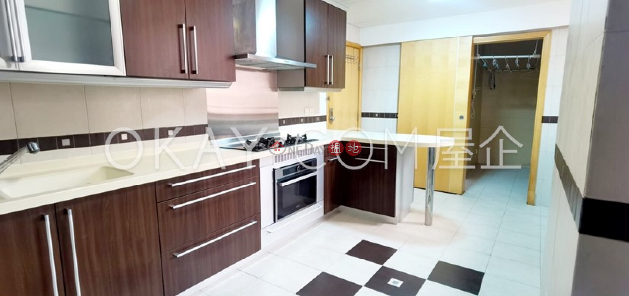 Beautiful 4 bed on high floor with balcony & parking | Rental | Parkview Crescent Hong Kong Parkview 陽明山莊 環翠軒 Rental Listings