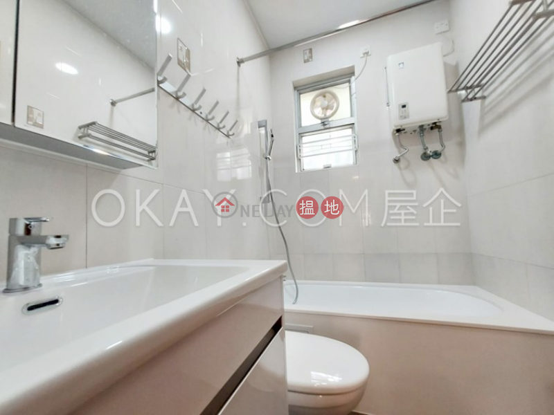 HK$ 13.98M | Kiu Sen Court, Western District | Nicely kept 2 bedroom with balcony & parking | For Sale