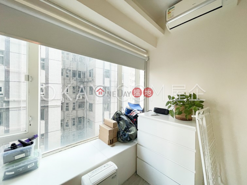 HK$ 25,000/ month Bella Vista Western District Unique 2 bedroom with terrace | Rental