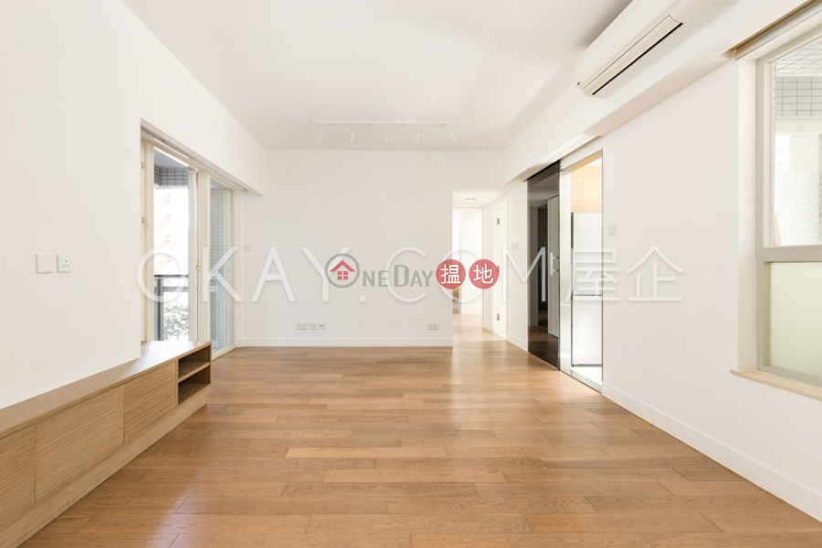 Nicely kept 2 bedroom with balcony | For Sale | 108 Hollywood Road | Central District, Hong Kong | Sales HK$ 15.88M