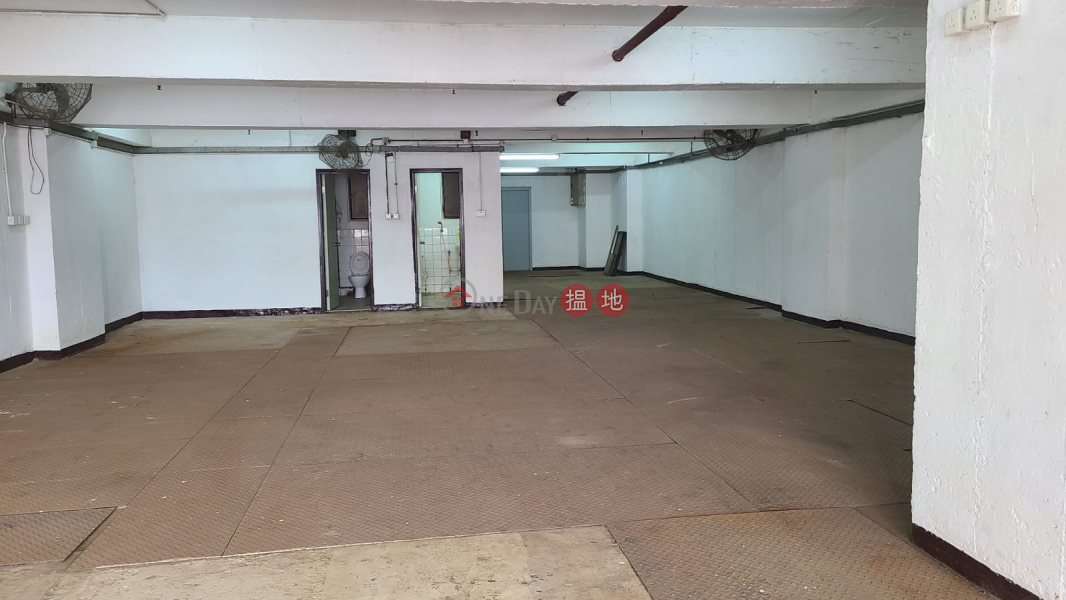 Kwai Chung Tung Chun Industrial Building: Warehouse decoration with only $10/sq ft. It\'s available now. | Tung Chun Industrial Building 同珍工業大廈 Rental Listings