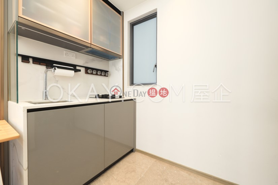 1房1廁,極高層,連租約發售,露台CAINE HILL出售單位|73堅道 | 中區香港出售HK$ 810萬