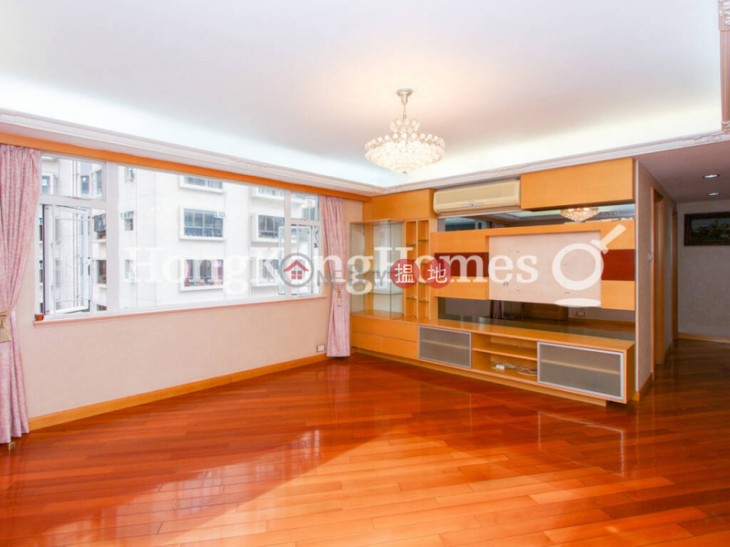3 Bedroom Family Unit for Rent at Wing Cheung Court | Wing Cheung Court 穎章大廈 Rental Listings