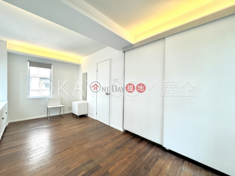 HK$ 9.5M Tim Po Court Central District | Rare 1 bedroom in Mid-levels West | For Sale