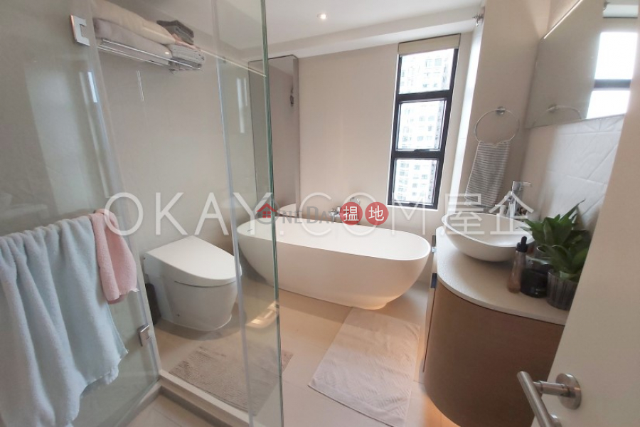 Charming 2 bedroom on high floor with sea views | For Sale | Rowen Court 樂賢閣 Sales Listings
