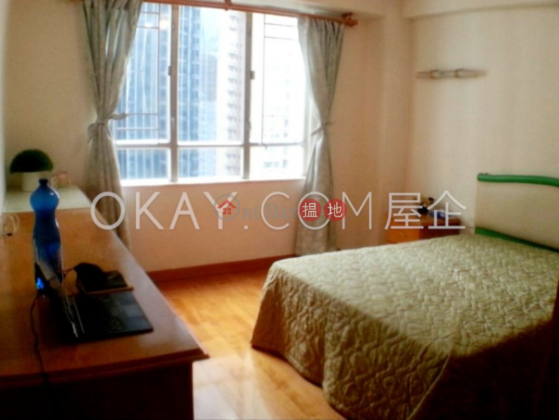 Efficient 3 bedroom on high floor with rooftop | For Sale | Block 5 Phoenix Court 鳳凰閣 5座 Sales Listings