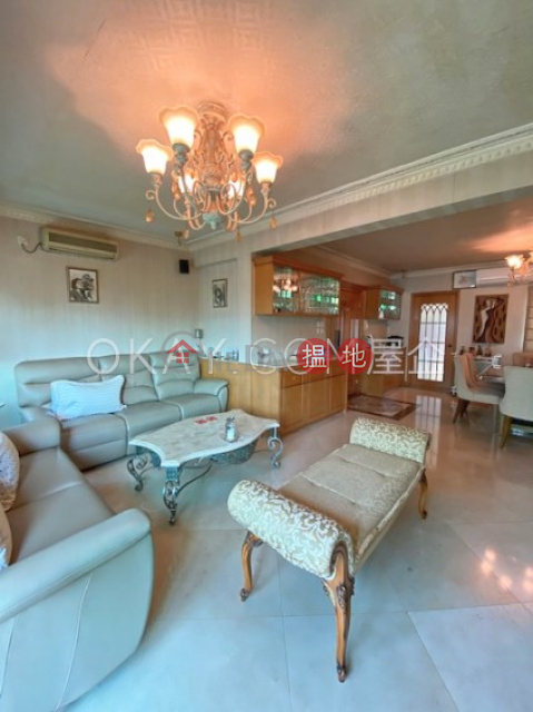 Popular 4 bedroom with balcony & parking | For Sale | Earl Gardens 伯爵園 _0