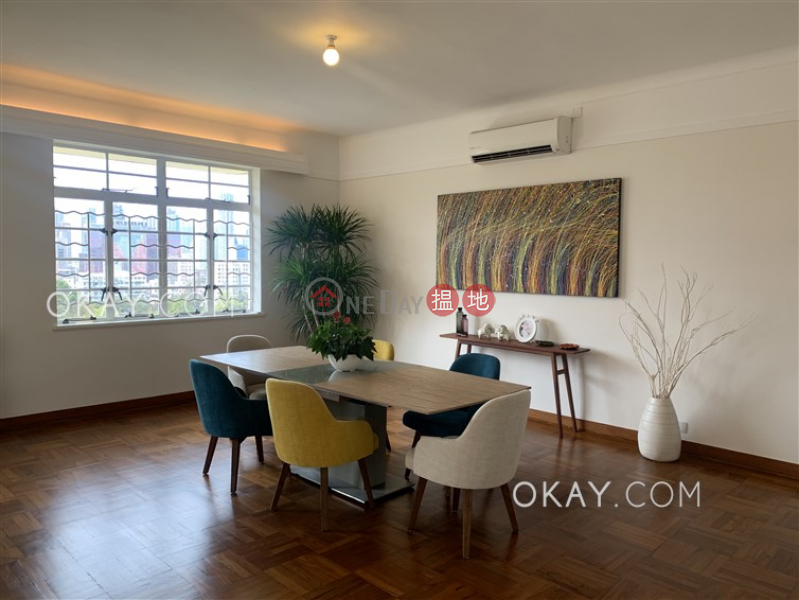 Lovely 3 bedroom with balcony & parking | Rental | St. George\'s Court 聖佐治大廈 Rental Listings