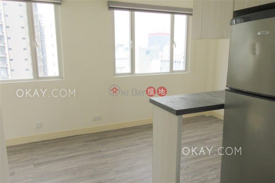 HK$ 25,000/ month, Felicity Building | Central District | Rare 1 bedroom on high floor with rooftop | Rental