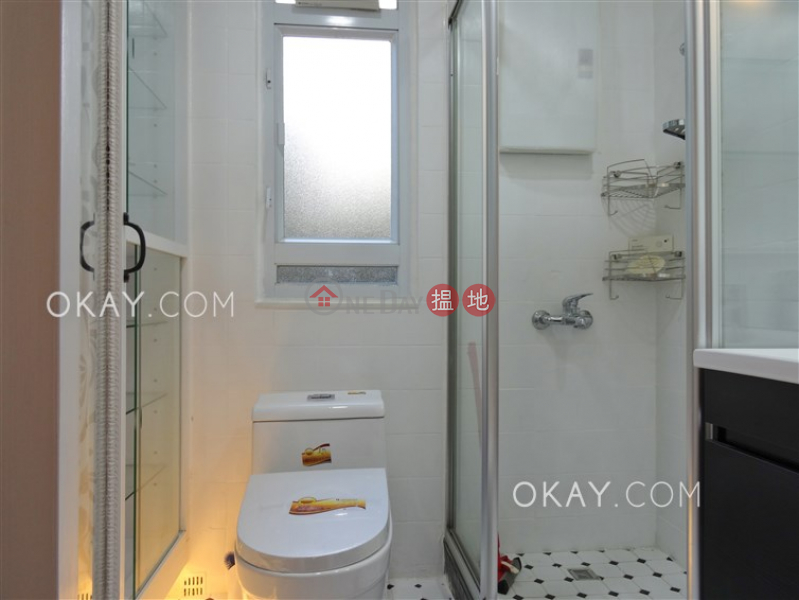 HK$ 29,800/ month, Oi Kwan Court Wan Chai District Practical 2 bedroom with parking | Rental