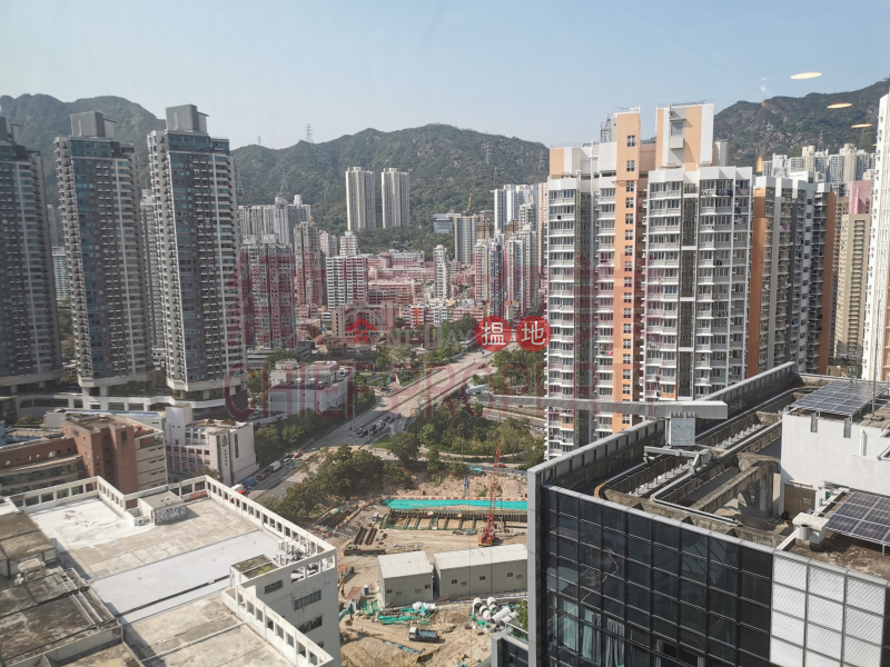 HK$ 45,000/ month Maxgrand Plaza, Wong Tai Sin District 高樓底，L窗，冇柱，合教班，中醫，寫字樓