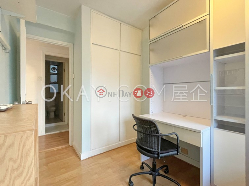 Efficient 3 bedroom on high floor with parking | For Sale | Block A Grandview Tower 慧景臺A座 Sales Listings