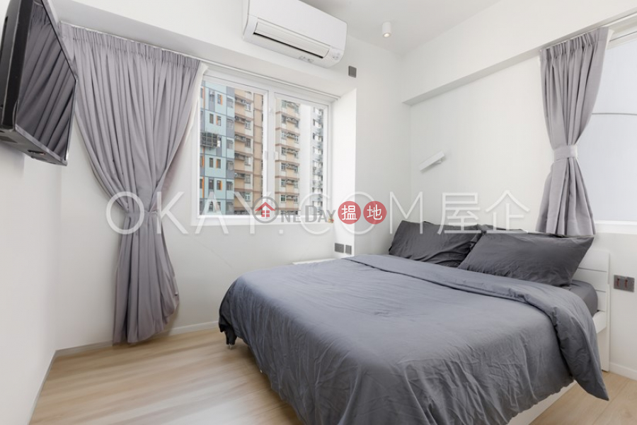 Nicely kept 2 bedroom in Wan Chai | For Sale | Yue King Building 愉景樓 Sales Listings