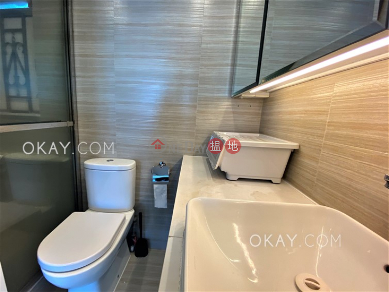 Stylish 3 bedroom on high floor with sea views | Rental | Sham Wan Towers Block 2 深灣軒2座 Rental Listings