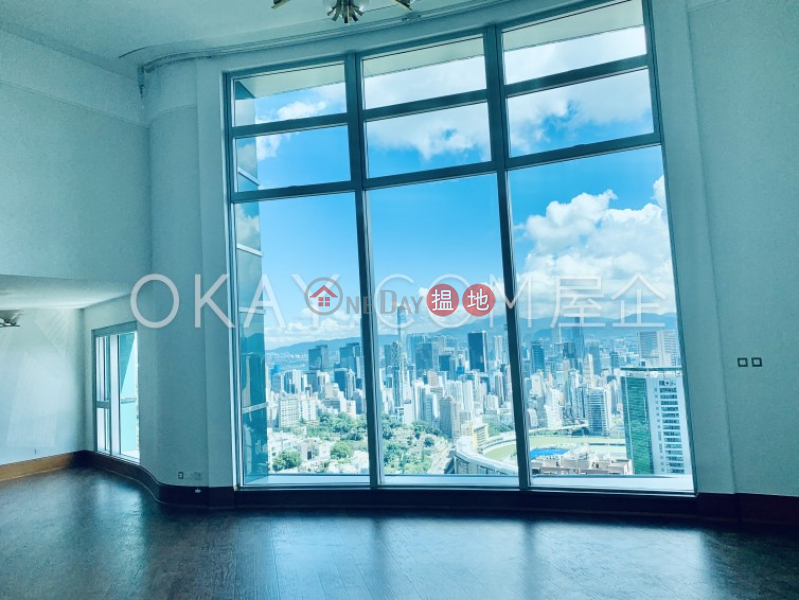 HK$ 116M, The Summit | Wan Chai District | Stylish 4 bedroom with racecourse views | For Sale