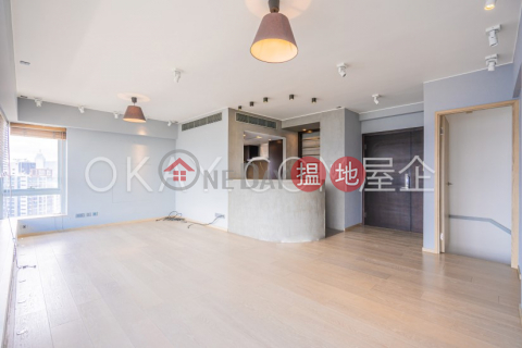 Stylish 3 bedroom on high floor with balcony | For Sale | Centrestage 聚賢居 _0