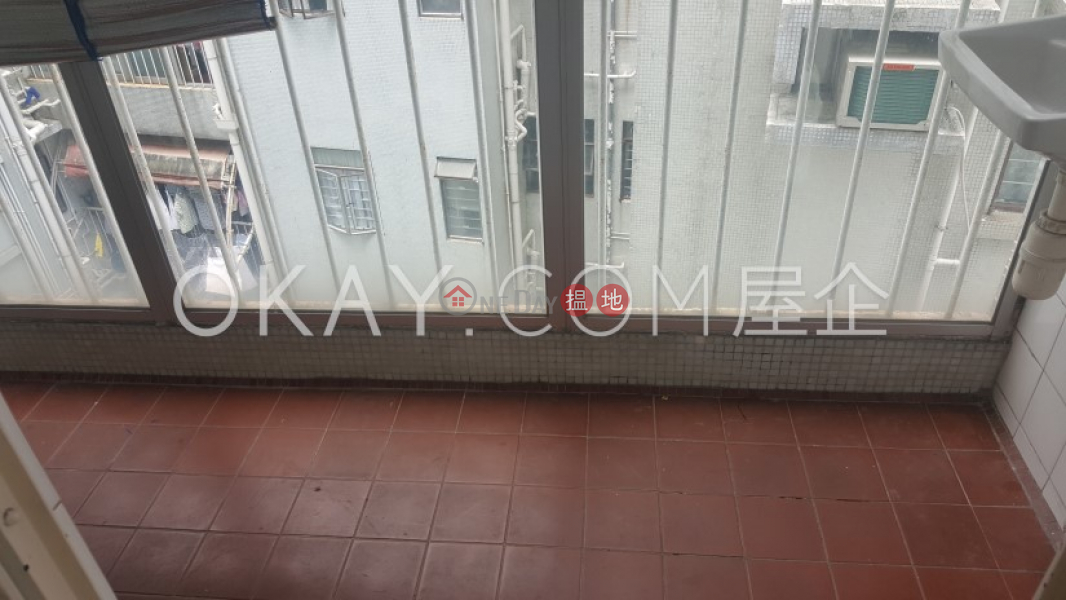 HK$ 55,000/ month | Envoy Garden | Wan Chai District Nicely kept 3 bedroom with balcony & parking | Rental