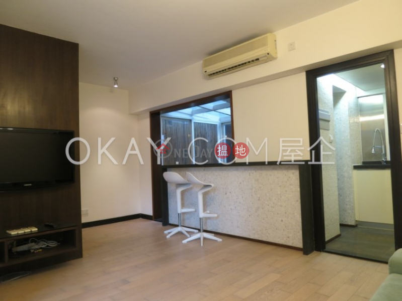 Lovely 2 bedroom with terrace | Rental 108 Hollywood Road | Central District | Hong Kong Rental HK$ 45,000/ month