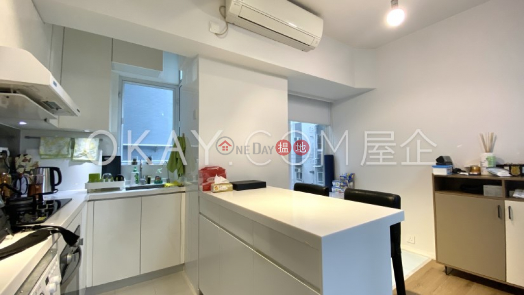 Charming 3 bedroom in Mid-levels West | Rental | Floral Tower 福熙苑 Rental Listings