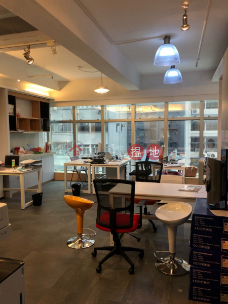 HK$ 18,270/ month Wah Hing Commercial Building, Wan Chai District, TEL: 98755238