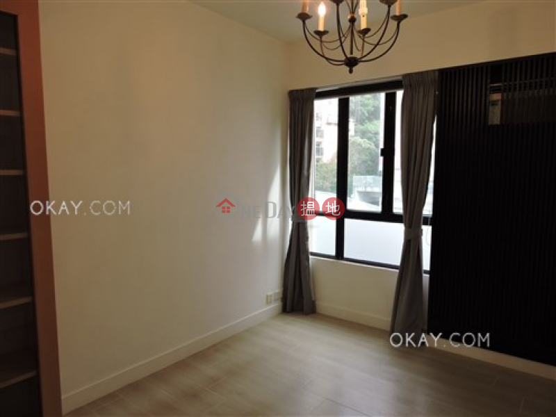 Charming 2 bedroom with balcony & parking | For Sale | Seaview Garden 海景台 Sales Listings