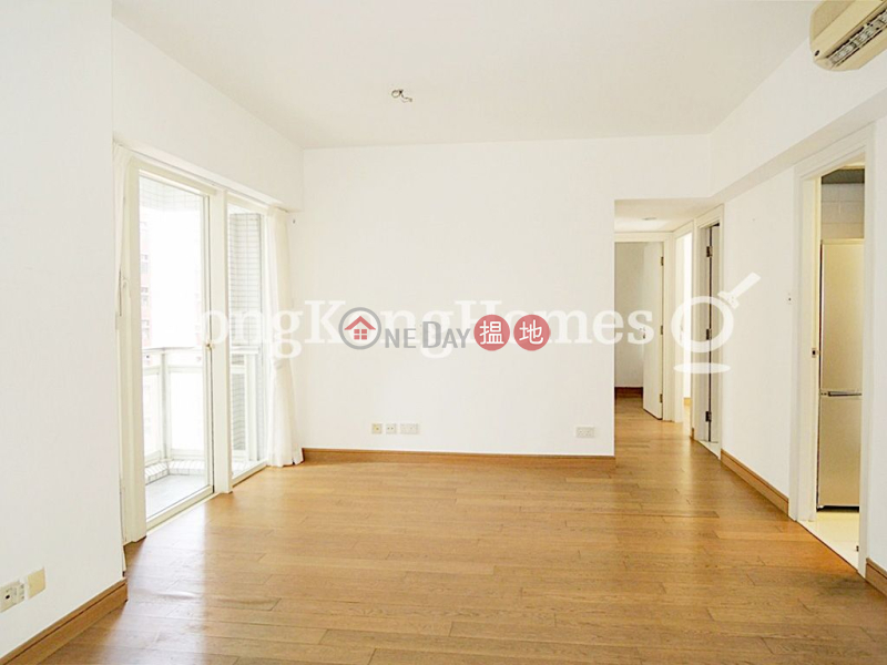 3 Bedroom Family Unit for Rent at Centrestage | Centrestage 聚賢居 Rental Listings