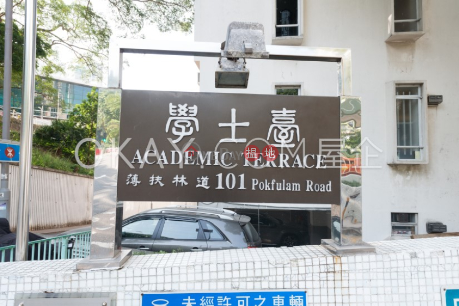Stylish 2 bedroom in Pokfulam | For Sale, Academic Terrace Block 2 學士台第2座 Sales Listings | Western District (OKAY-S7747)