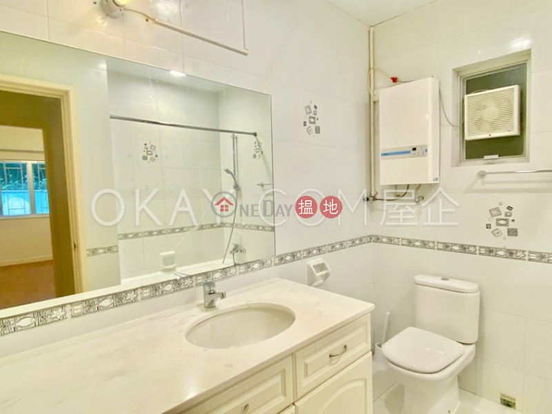 Lovely 3 bedroom with balcony | Rental, Hilltop Mansion 峰景大廈 Rental Listings | Eastern District (OKAY-R35323)