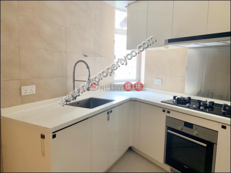 A designer decorated apartment 95 Robinson Road | Western District Hong Kong | Rental HK$ 39,000/ month